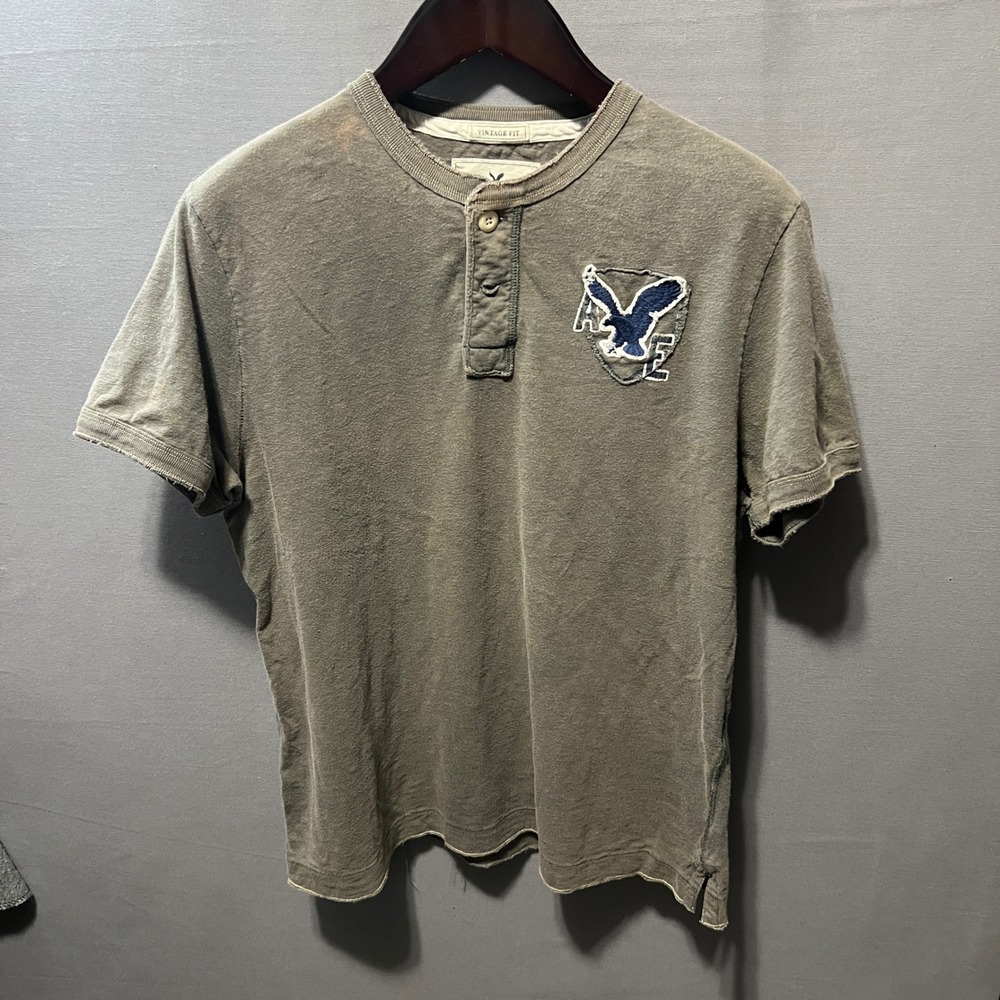 American Eagle Outfitters Mens XL Vintage Fit Henley Shirt Olive Drab Logo Patch